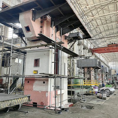 螺旋壓力機生產(chǎn)車間